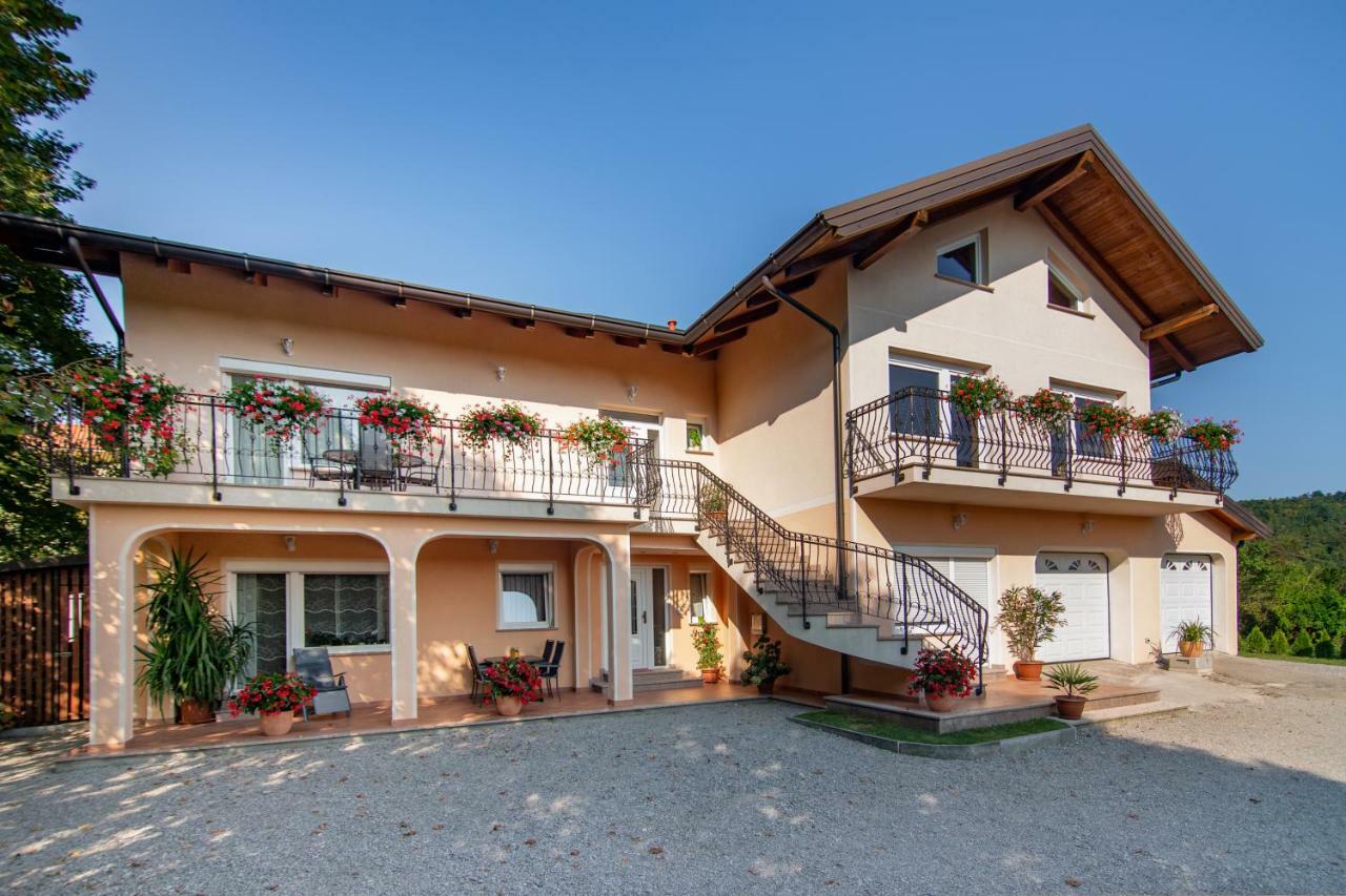 Rooms Sajina Podgrad  Luaran gambar